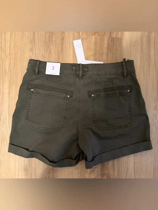 White House Black Market Casual High-Rise Olive Green Women’s Size 2 4”Shorts - Picture 2 of 5